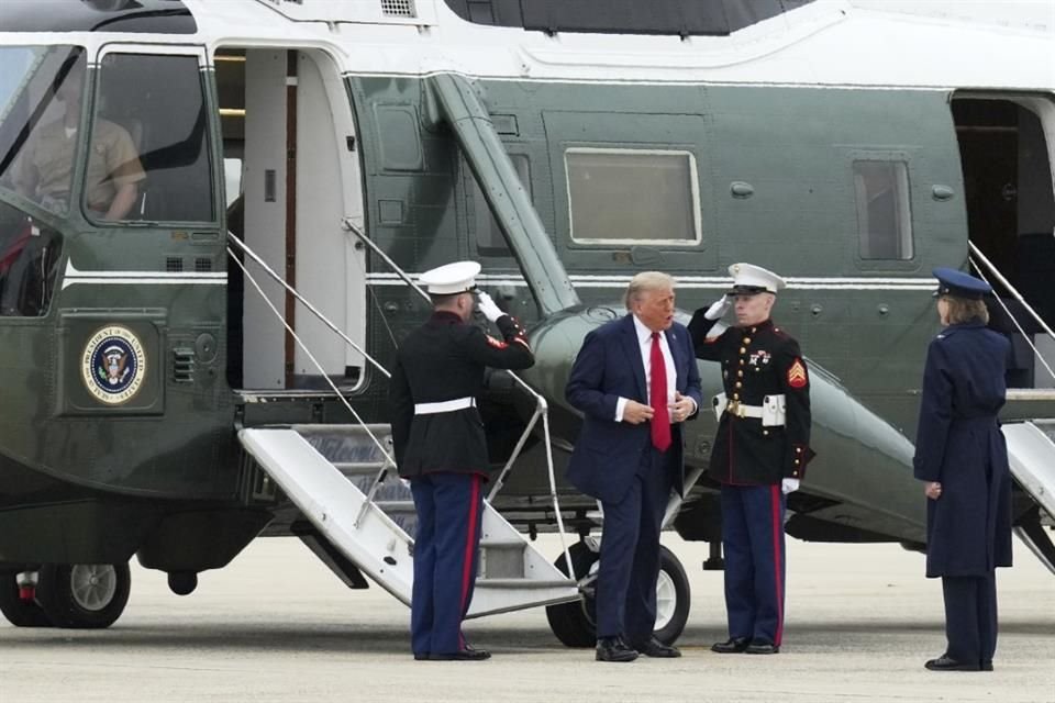 El Presidente Donald Trump antes de su viaje a Canadá para la cumbre del G7, el 15 de junio del 2025.