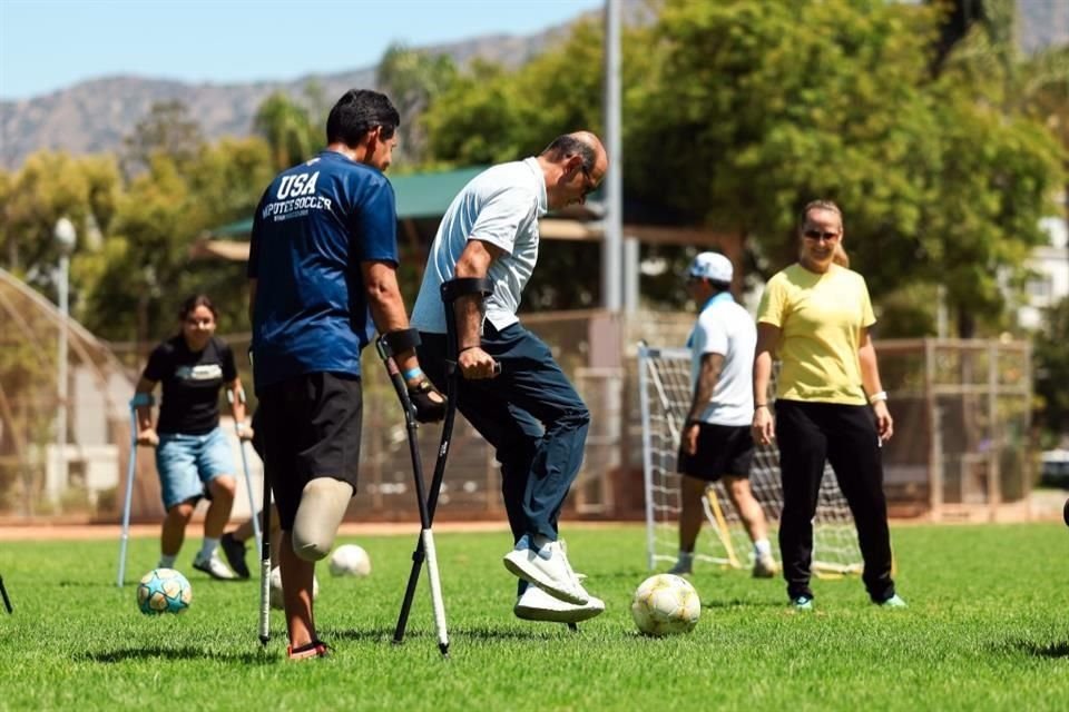 El Monterrey organizó un evento para resaltar la inclusión, junto con Angel City Sports y la ciudad de Burbank, California.