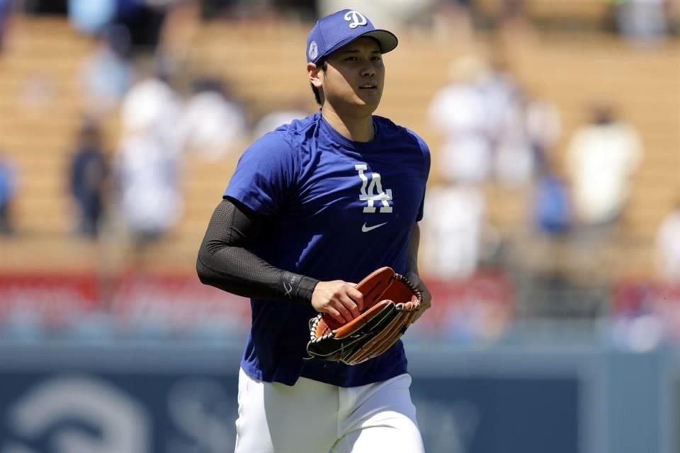 Shohei Ohtani volverá a lanzar en las Grandes Ligas, ahora con la franela de los Dodgers.