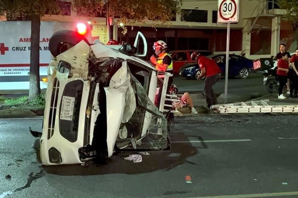 El accidente se registró alrededor de las 0:50 horas en dirección al poniente de la Avenida Ruiz Cortines.