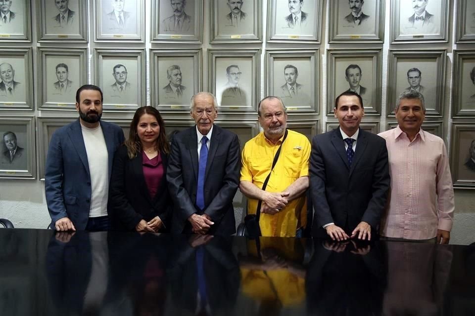 El Alcalde Mauricio Fernández señaló que la prioridad es atender el rezago y evitar la corrupción en los trámites.