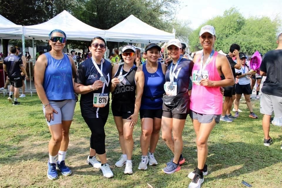 Claudia Cortez, Magdalena Martínez, Cristal Ruiz, Silvia Agraez, Mary Perea y Angélica Treviño