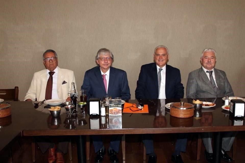 Joel Castillo Celestino, Vicepresidente; Álvaro Garza Guajardo, secretario; Juan Humberto Martínez Salinas, Presidente; Jesús González González, tesorero