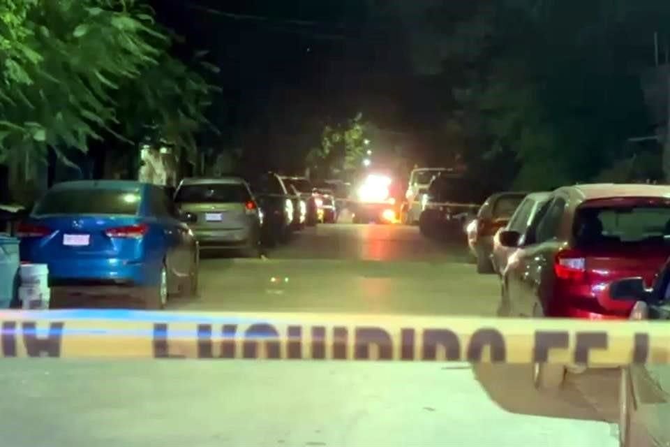 Los hechos se reportaron alrededor de las 23:40 horas, en el cruce de las calles María Rodriguez del Toro y Leona Vicario.