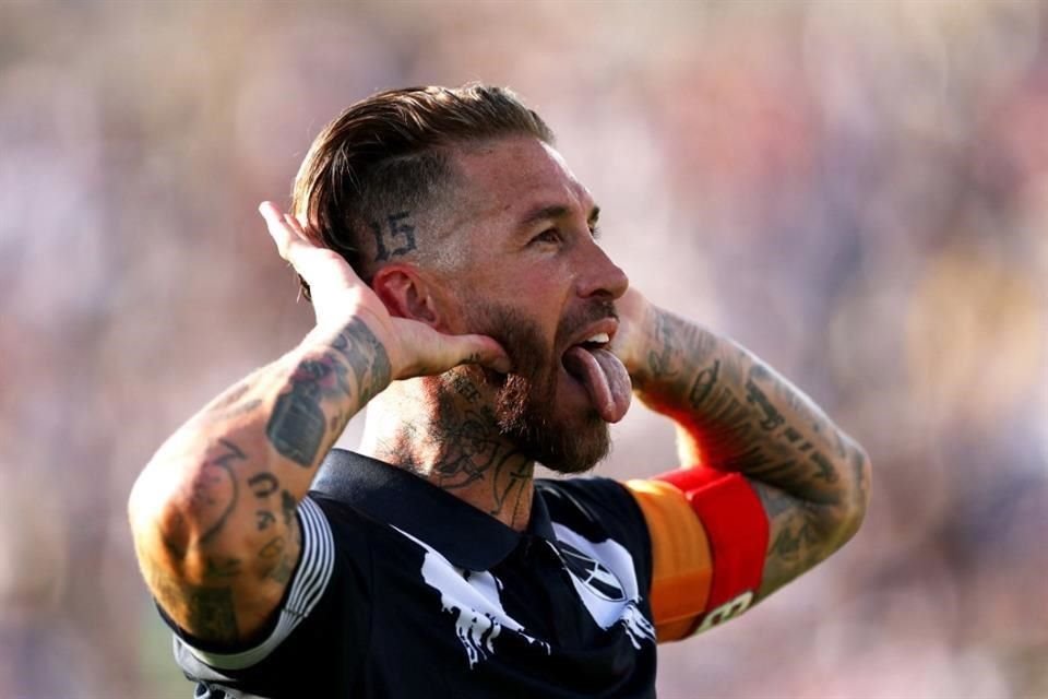 Sergio anotó un gol histórico para el Monterrey.
