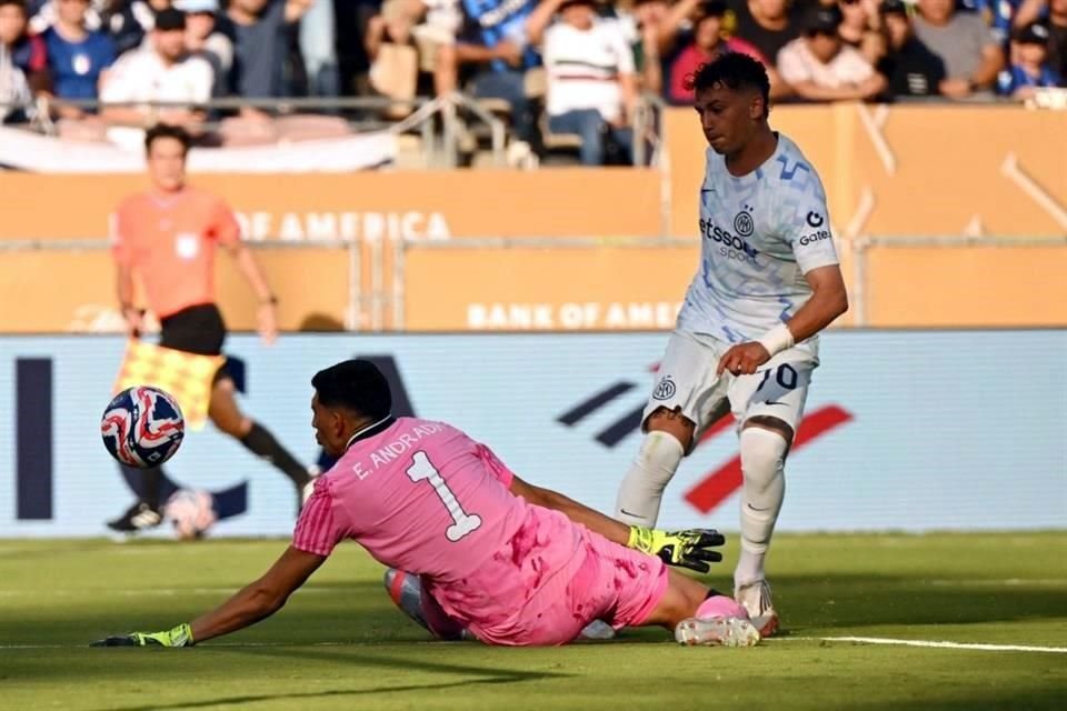 El portero argentino Esteban Andrada destacó al defender la portería del Monterrey.