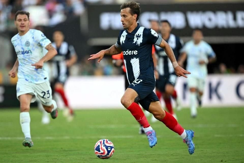 Sergio Canales tuvo una gran actuación y fue de los hombres que cargó con el equipo.