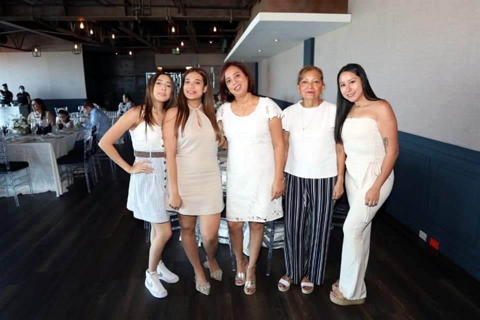 Dayana Uresti, Jocelyn Uresti, Ana Luisa Cárcamo, Lulú Marquez y Ana Karen Márquez