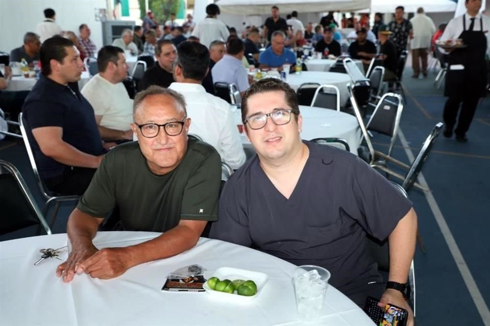 Arturo Landa Peña y Arturo Landa López