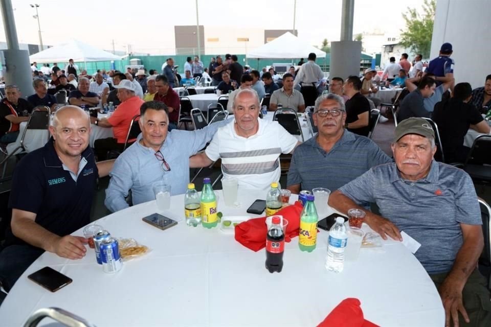 Alejandro Flores, Ismael Angulo, Antonio Farah, Gerardo Rodríguez y Raúl González