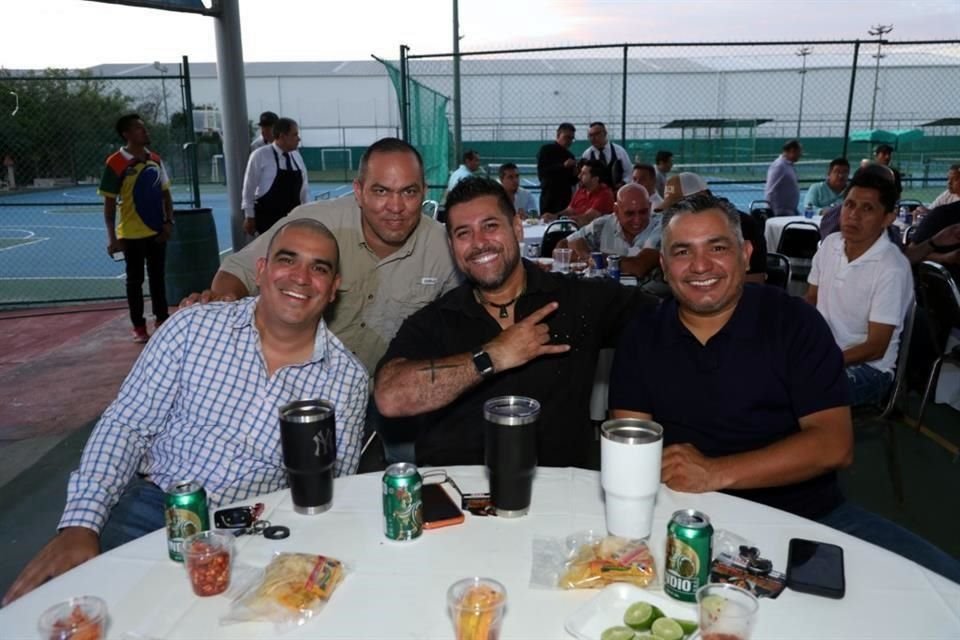 Ramiro Vázquez, Jonathan Lle, Miguel Paul y Gilberto Sánchez