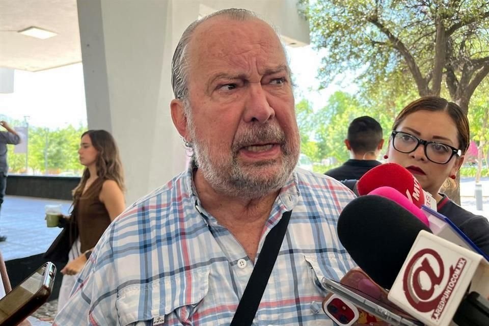 Mauricio Fernández, Alcalde de San Pedro.