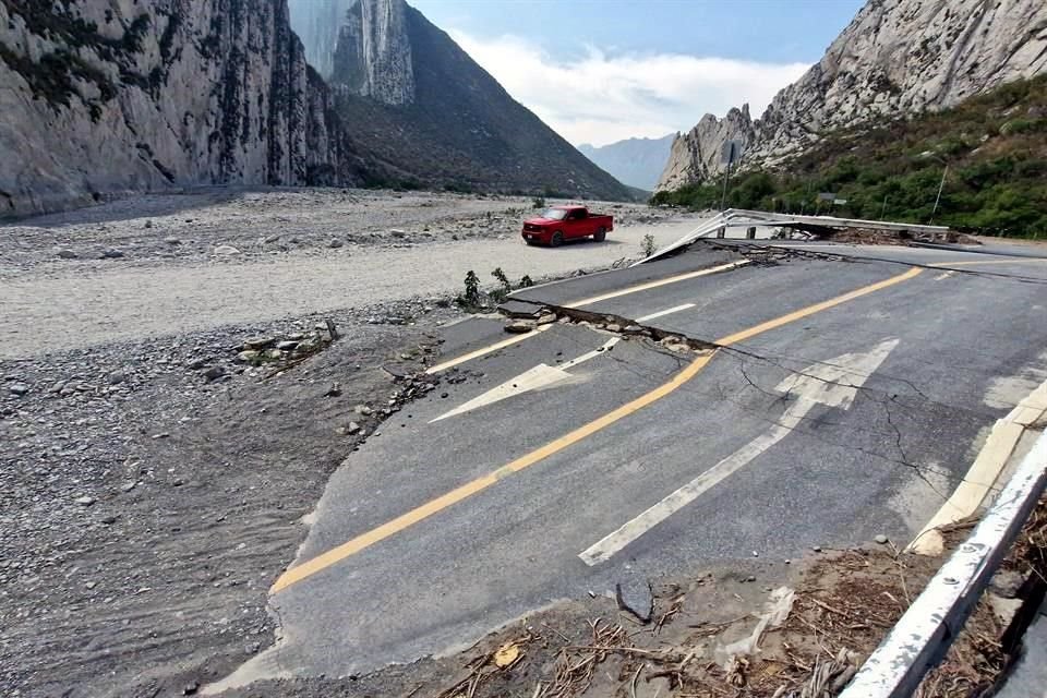  Comunidades ubicadas más allá de la Cortina Rompepicos siguen sin paso.