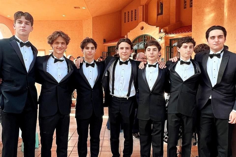 Diego Rodríguez,José Antonio Fernández, Gael Sada, Antonio López, Martell Yarte, Marcel Sada y Pato de la Fuente