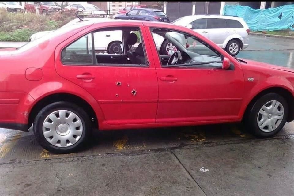 La violencia que asoló Zitácuaro, Michoacán, esta tarde se cobró la vida de un niño de 5 años por fuego cruzado, dejando también heridos a su madre y hermanos.