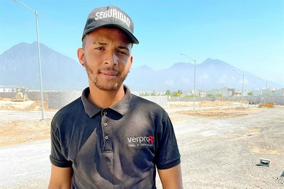 Arlei Fernández Cubano bir güvenlik şirketinde iş buldu.