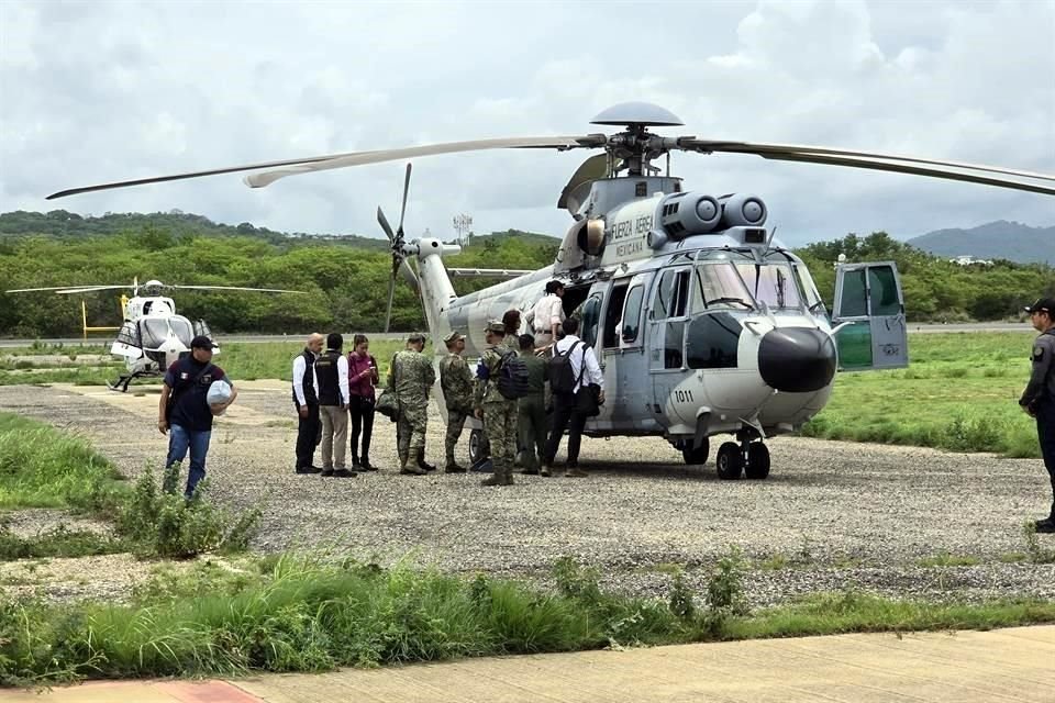La Mandataria se encuentra acompañada por varios integrantes de su Gabinete federal.