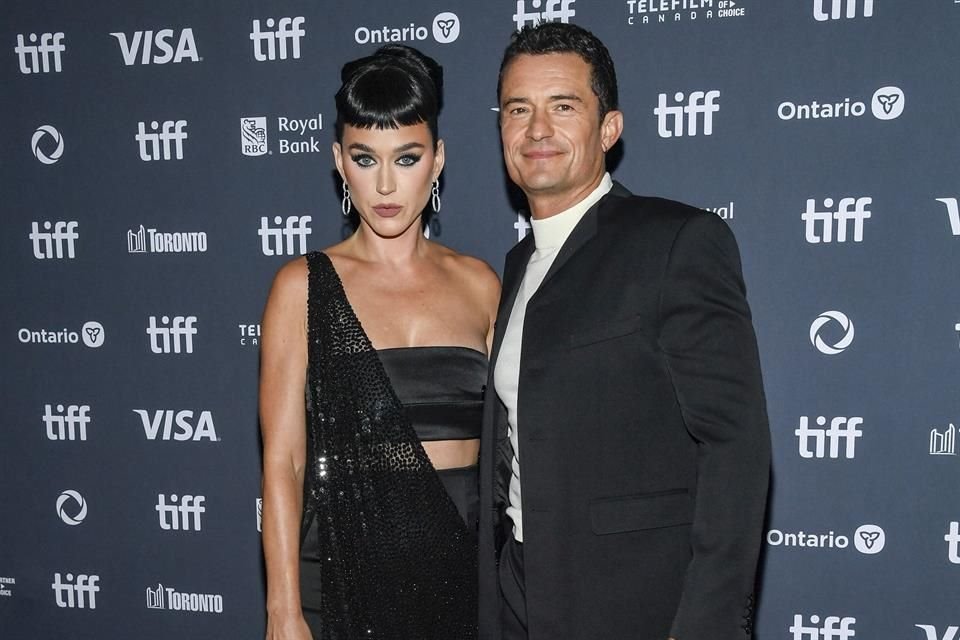 El viaje de Bloom a Australia se produce en medio de informes sobre su relación en crisis.