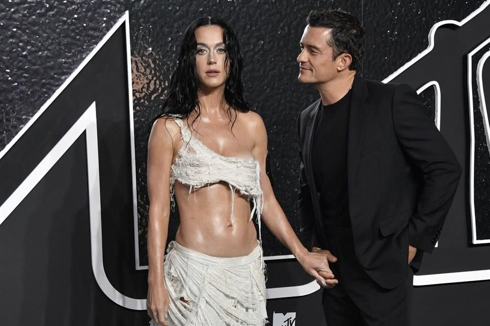  Captan a Orlando Bloom en Australia con su hija Daisy, para reencontrarse con Katy Perry y tratar de arreglar sus diferencias y evitar una ruptura.