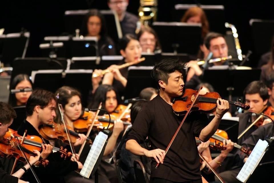 Charles Yang est un maître de son instrument et possède un son résonnant.