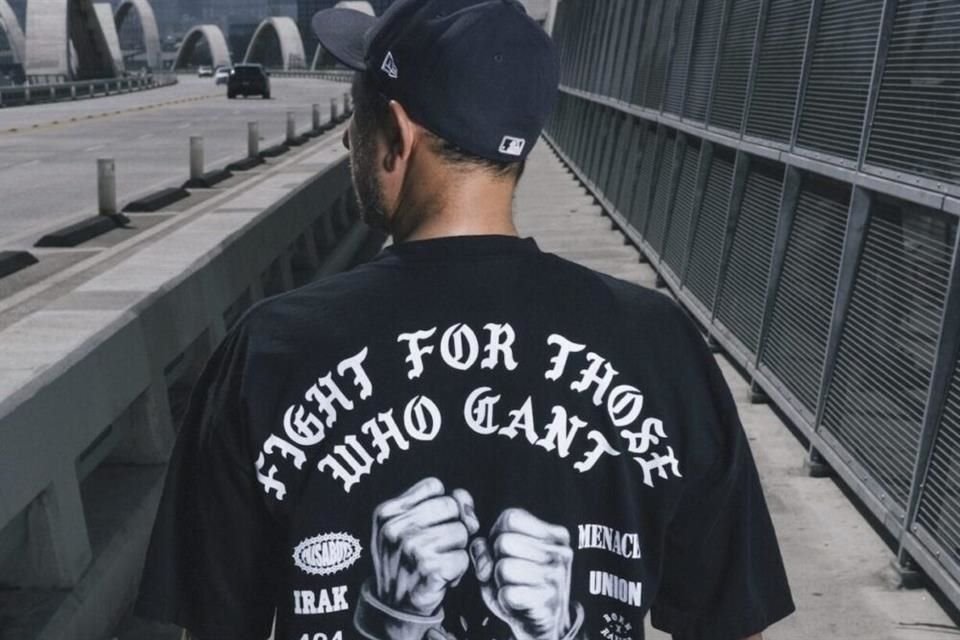 La sudadera y playera lanzada tienen la leyenda 'Protect Los Angeles', y el 100 por ciento de las ganancias se destinará a CHIRLA.