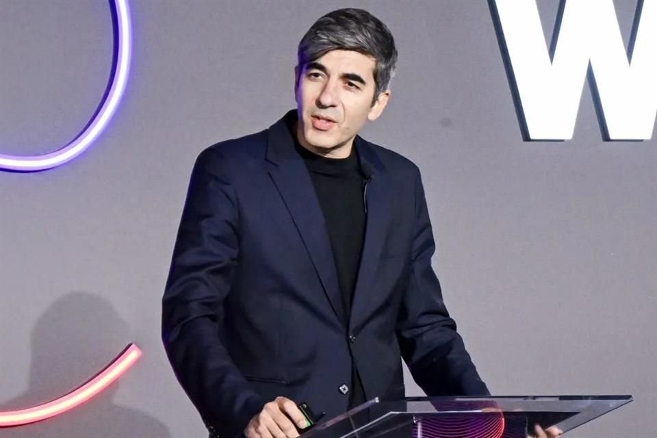 El director de Prada, Gianfranco d'Attis, dejará sus funciones como director de la marca de lujo Prada este 30 de junio.