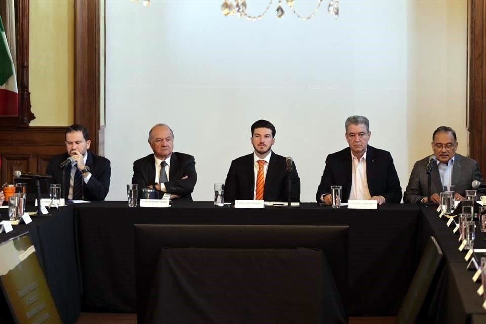 Durante la sesión, el Gobierno estatal planteó soluciones a la movilidad y contaminación.