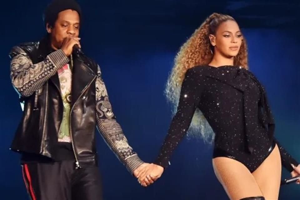 El rapero Jay-Z fue el invitado sorpresa en el concierto de su esposa, Beyoncé, como parte de su 'Cowboy Carter Tour' en París.