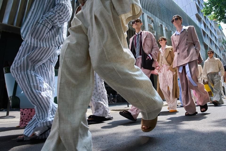 Con Pyjama Boys, Dolce & Gabbana reafirma su capacidad de reinterpretar elementos clásicos desde una perspectiva actual, sin perder la esencia italiana que ha definido su estilo durante décadas.