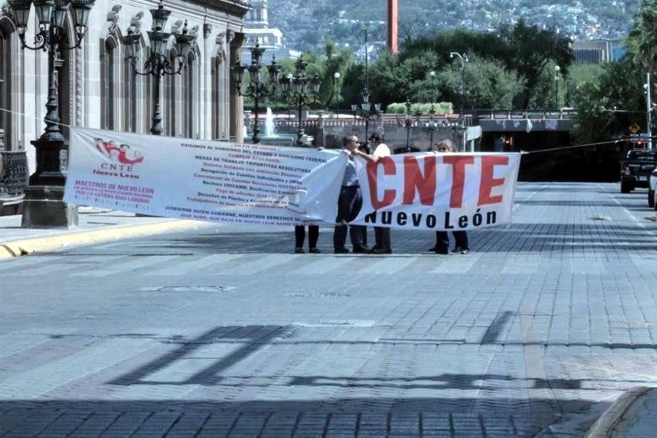 Los inconformes aseguran que no han recibido una fecha para ser atendidos.