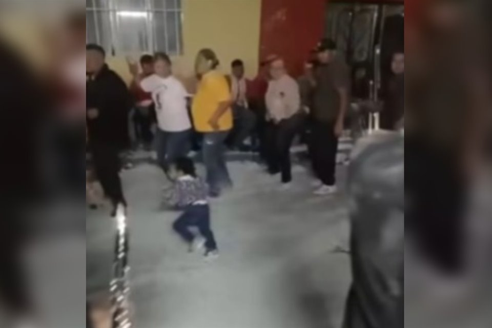 Ataque armado durante fiesta patronal en Irapuato, Guanajuato, dejó al menos 10 personas muertas y varias más heridas, según autoridades.