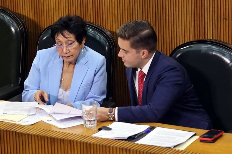 El acuerdo se aprobó a propuesta del Diputado local de Morena, Jesús Elizondo, quien dijo que desde febrero AyD cuenta con deuda autorizada para mejorar el servicio.