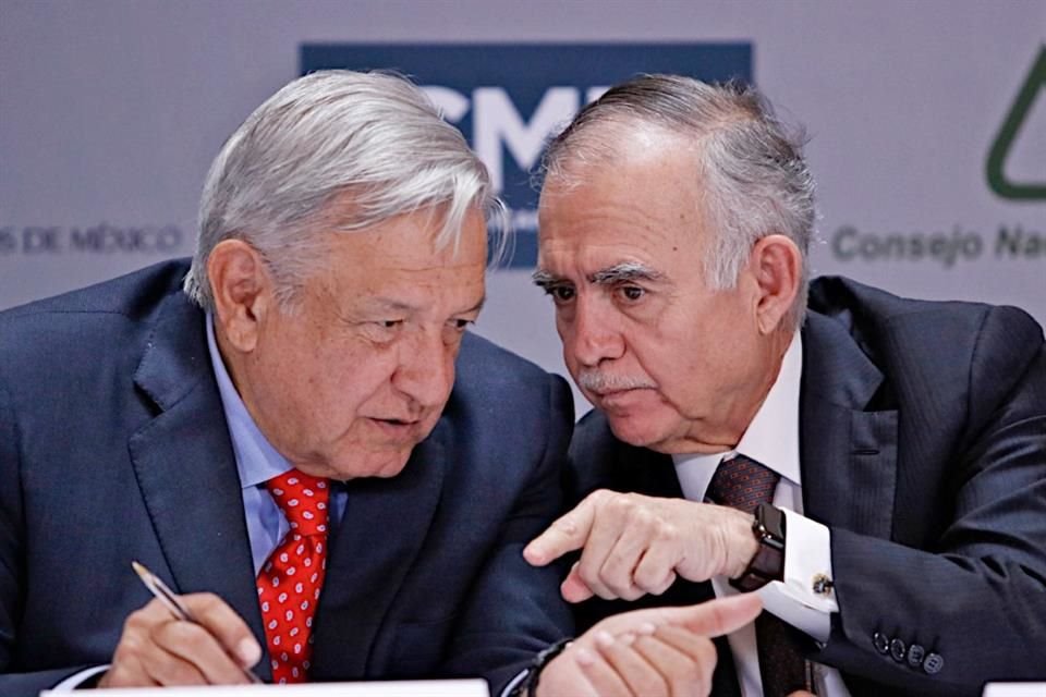 FinCEN acusó a dos bancos mexicanos y a la casa de bolsa Vector, del empresario Alfonso Romo, de permitir lavado de dinero de cárteles.