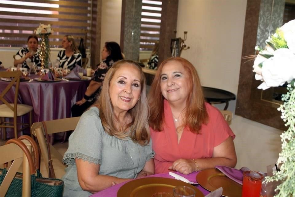 Rosy y Martha Infante