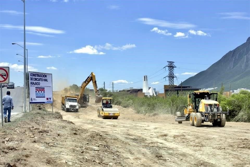 El Municipio de Monterrey arrancó las obras del Circuito Vial Huajuco.