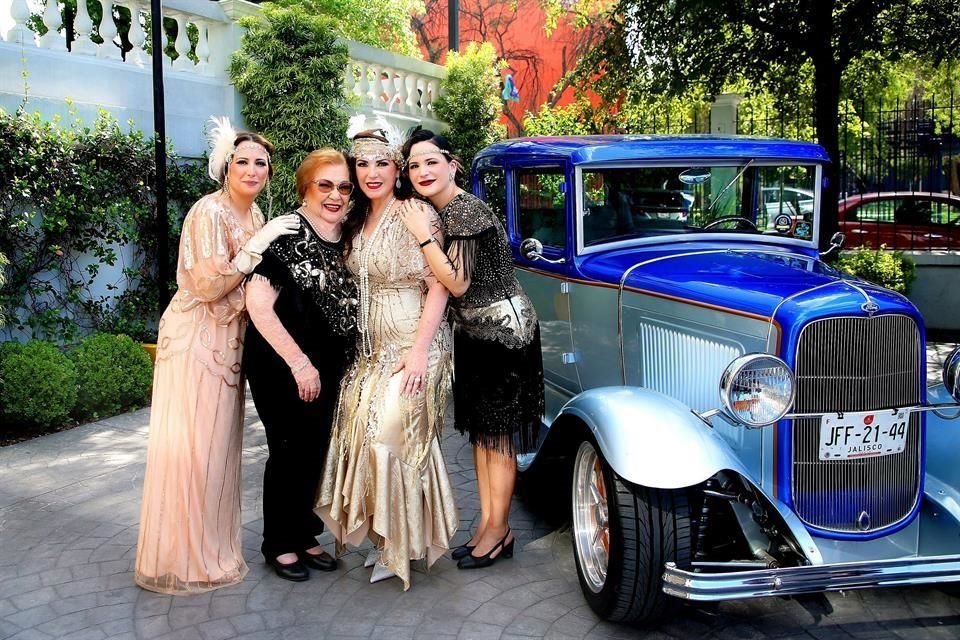 Marlene Rodríguez de Madero, Adela Silva de Dávila, Marlene Dávila de Rodríguez y Carolina Rodríguez de Goldenberg