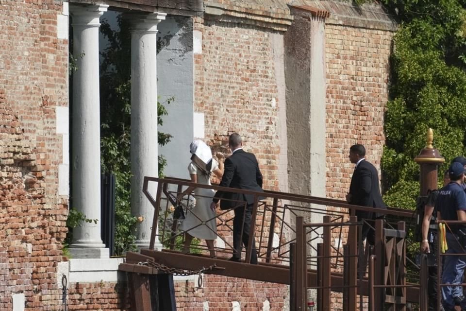Sánchez llegando a la isla de San Giorgio antes de las anticipadas celebraciones de la boda con Jeff Bezos.