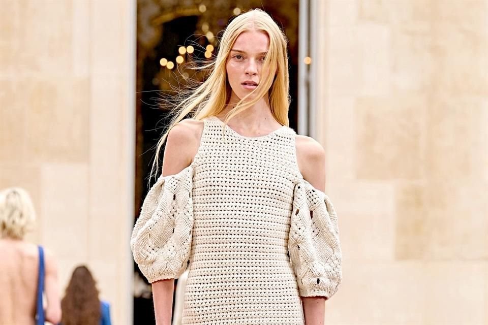 Vestir prendas hechas a mano es rendir homenaje a la tradición, la cultura y la autenticidad en un mundo dominado por lo industrial.