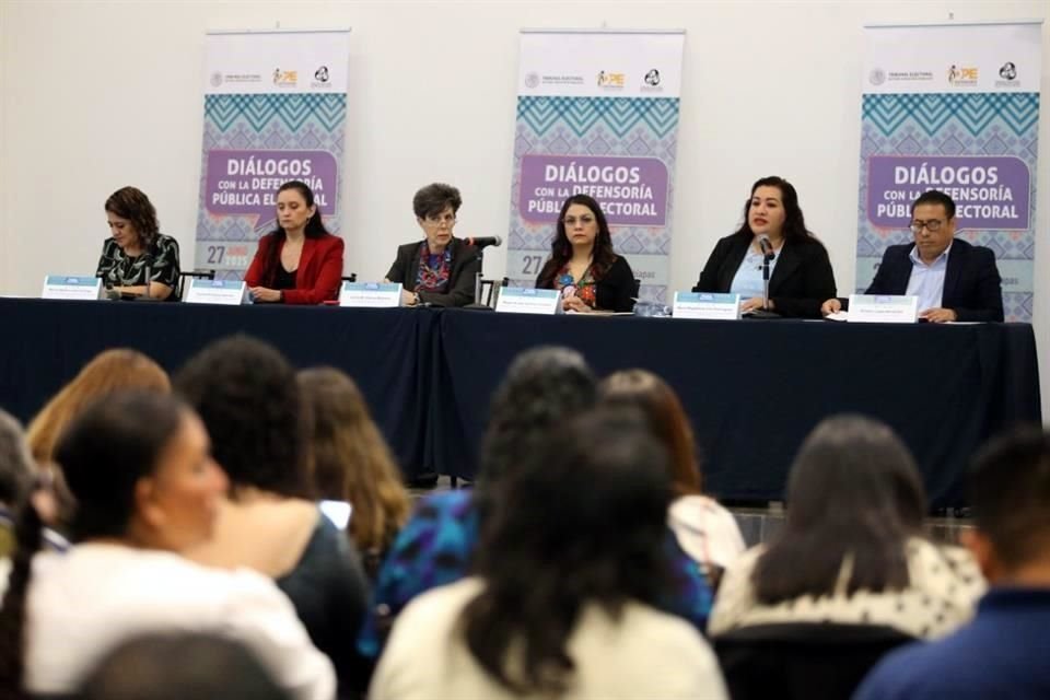 La Magistrada participó en el foro 'Los Pendientes de la Justicia Electoral', organizado por el Tribunal Electoral en Chiapas.