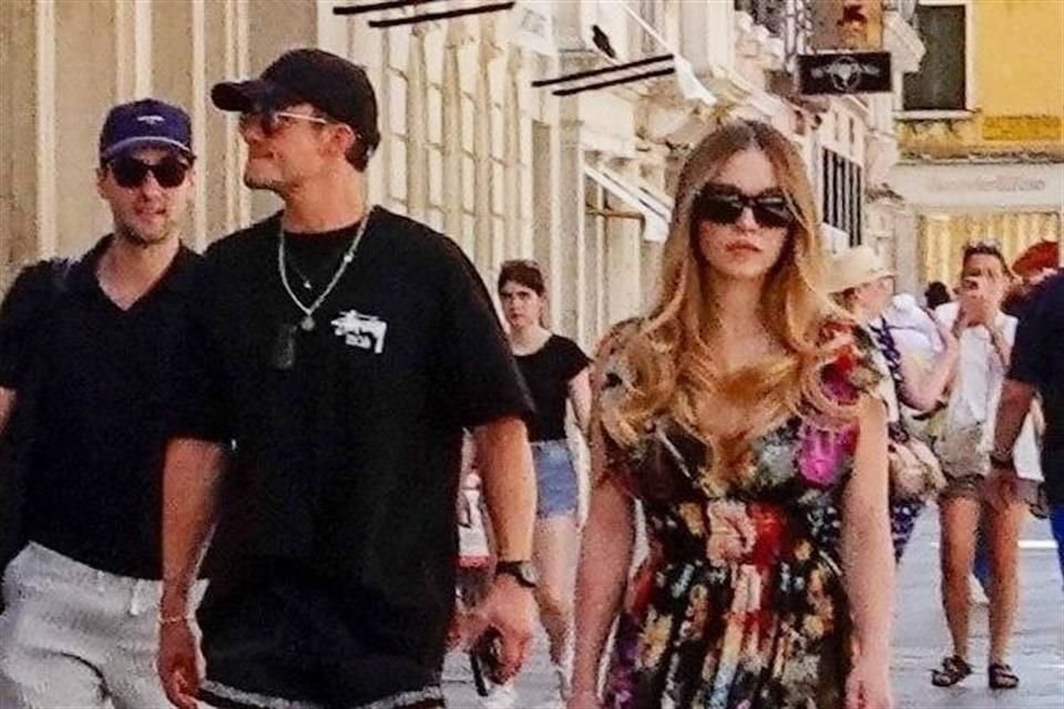 Orlando Bloom y Sydney Sweeney, ambos solteros, fueron vistos paseando en Venecia junto a Tom Brady tras la boda de Bezos y Sánchez.