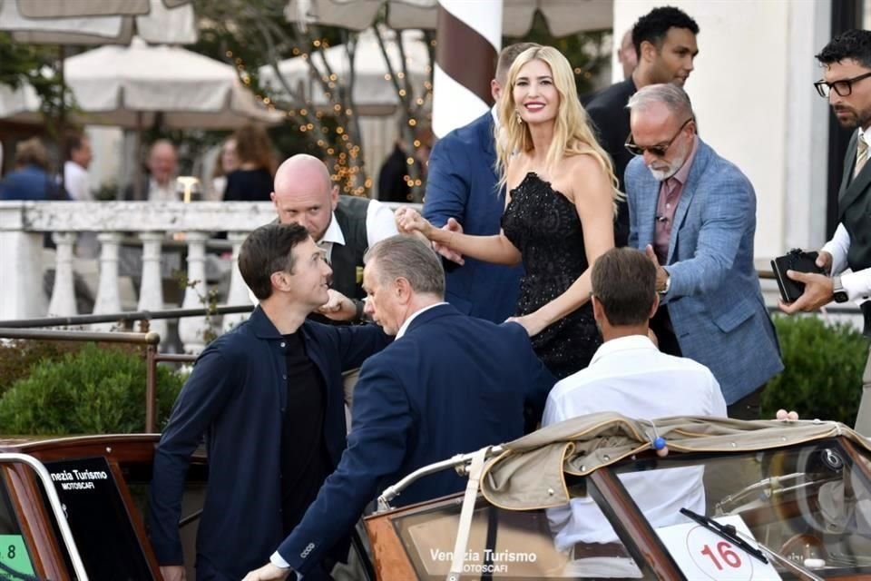 Ivanka Trump y Jared Kushner en completa elegancia.