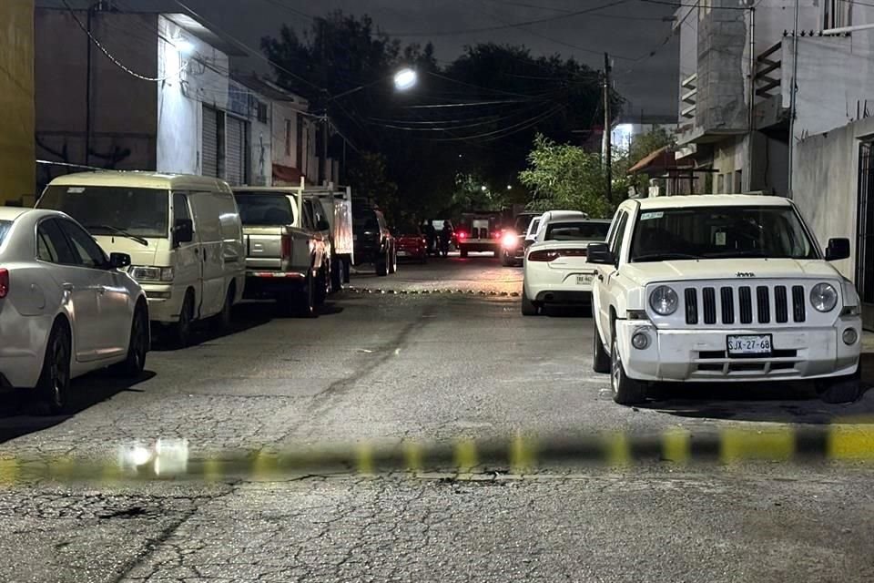 Debido a la cercanía y a la similitud de ambos hechos, una fuente policiaca señaló que podría tratarse de los mismos asesinos quienes viajaban en un vehículo y ejecutaron a los cuatro hombres.