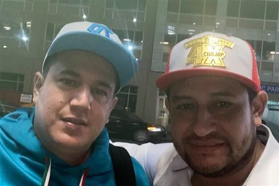 Asimismo, también ha asistido a las peleas de 'El Canelo', y no sólo eso, sino acompañar al promotor del boxeador, Eddy Reynoso.