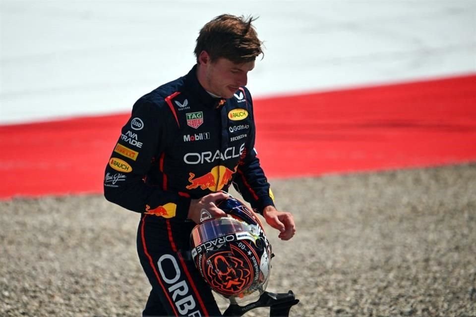 Verstappen abandonó el GP de Austria en la primera vuelta.