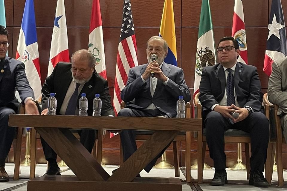 El empresario dijo que el Gobierno 'no tiene dinero para invertir' y por eso es relevante la participación de la iniciativa privada.