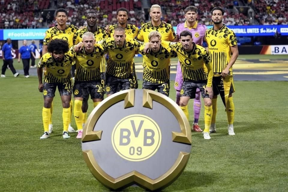 Los 11 inicialistas del Borussia Dortmund.