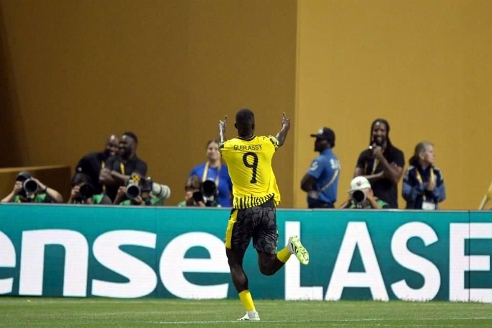 A los 14 minutos, Serhou Guirassy anotó el primer gol para el equipo alemán.
