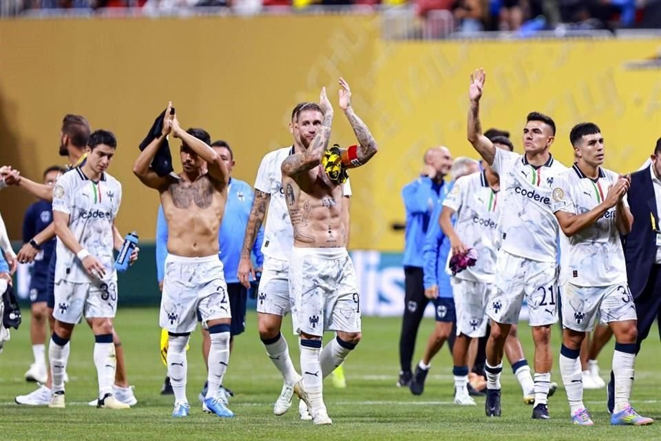 Al final, Rayados se fue aplaudido y agradeció el apoyo de su afición.