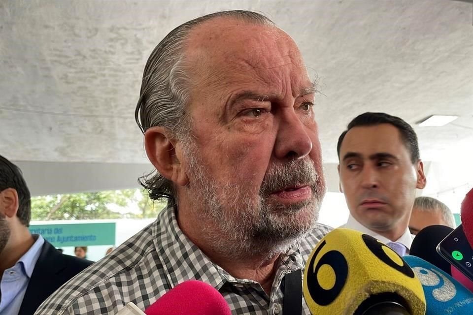 Mauricio Fernández, Alcalde de San Pedro.