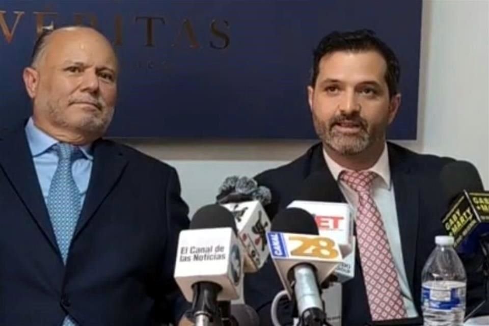 En conferencia, acompañado por sus abogados, dio a conocer que el Tribunal Federal de Justicia Administrativa declaró nulos los créditos fiscales determinados a él y a Hidroponia de Parral.